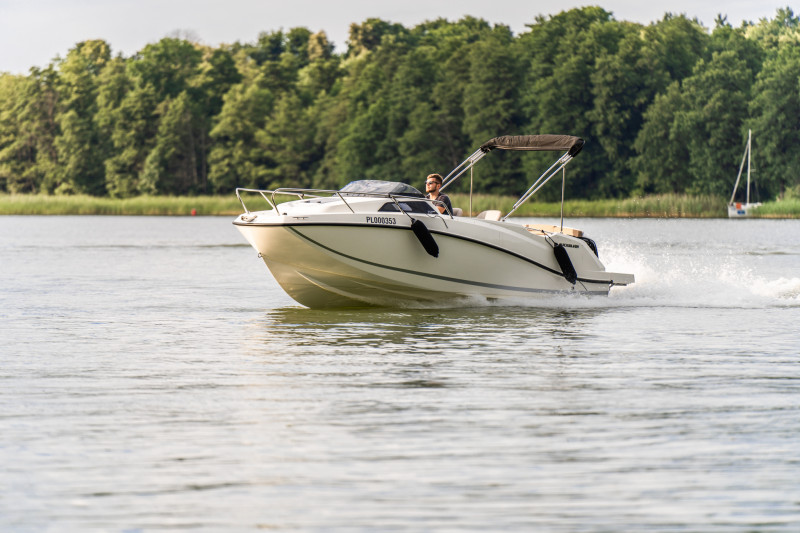 Quicksilver 555 Cabin